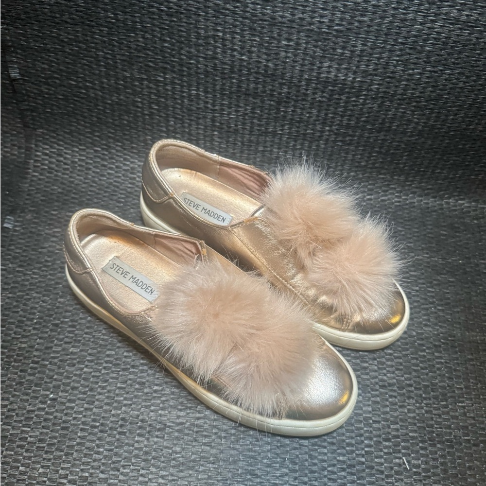 Steve Madden Women's Shoes with Faux Fur - Picture 2 of 10